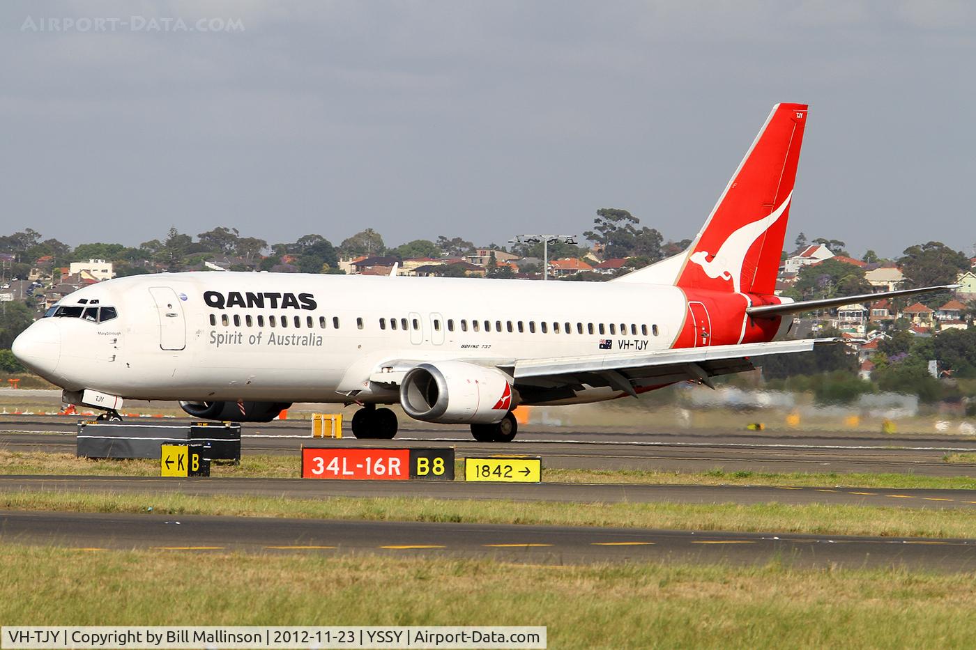 VH-TJY, 1996 Boeing 737-476 C/N 28151, TAXI TO 16L