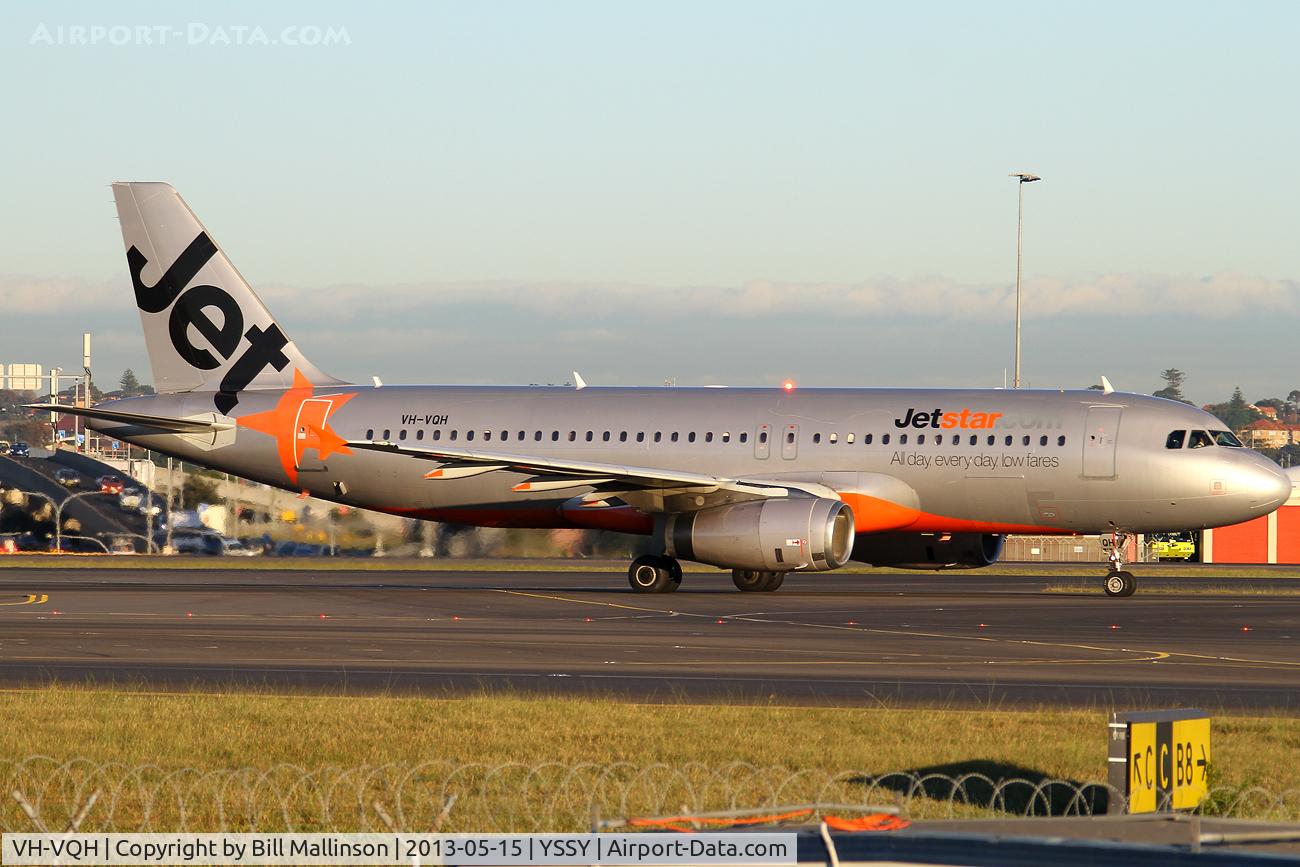 VH-VQH, 2006 Airbus A320-232 C/N 2766, TAXI FROM 16L