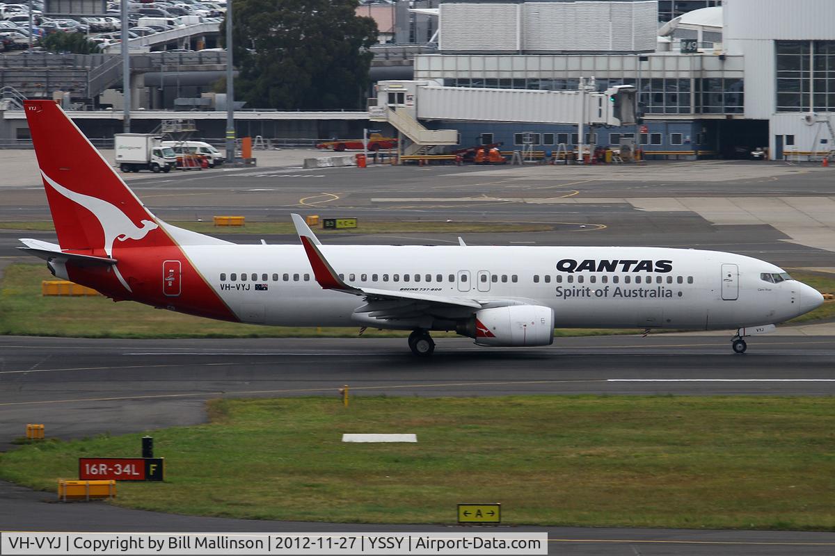 VH-VYJ, 2005 Boeing 737-838 C/N 34182, ROLLING ON 16R