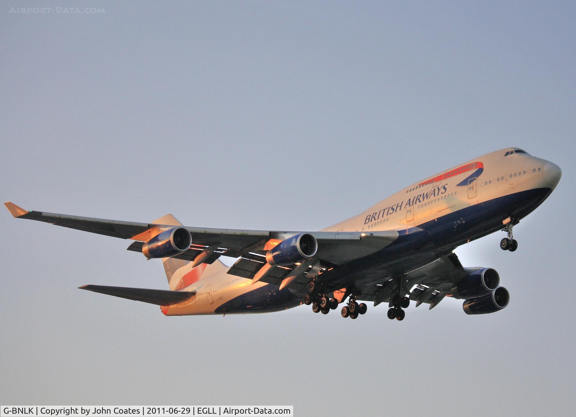 G-BNLK, 1990 Boeing 747-436 C/N 24053, Finals to 27L in dawn sunshine