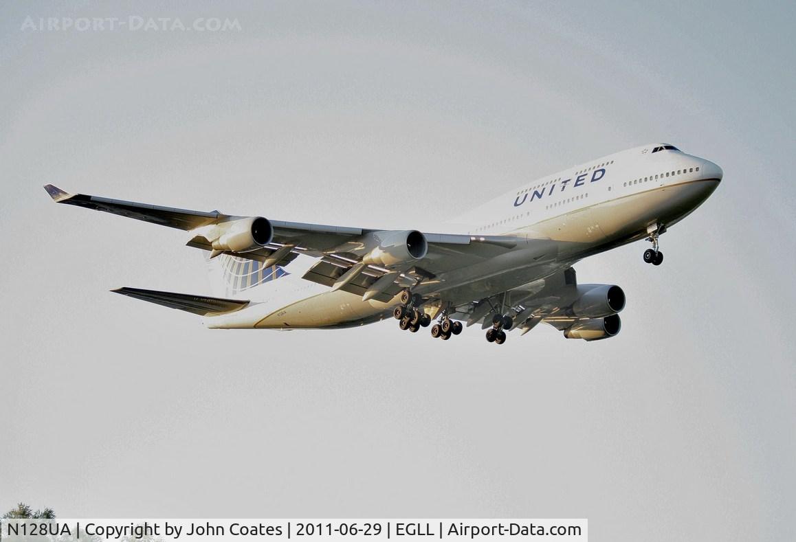 N128UA, 2000 Boeing 747-422 C/N 30023, Finals to 27L in brilliant dawn sunshine