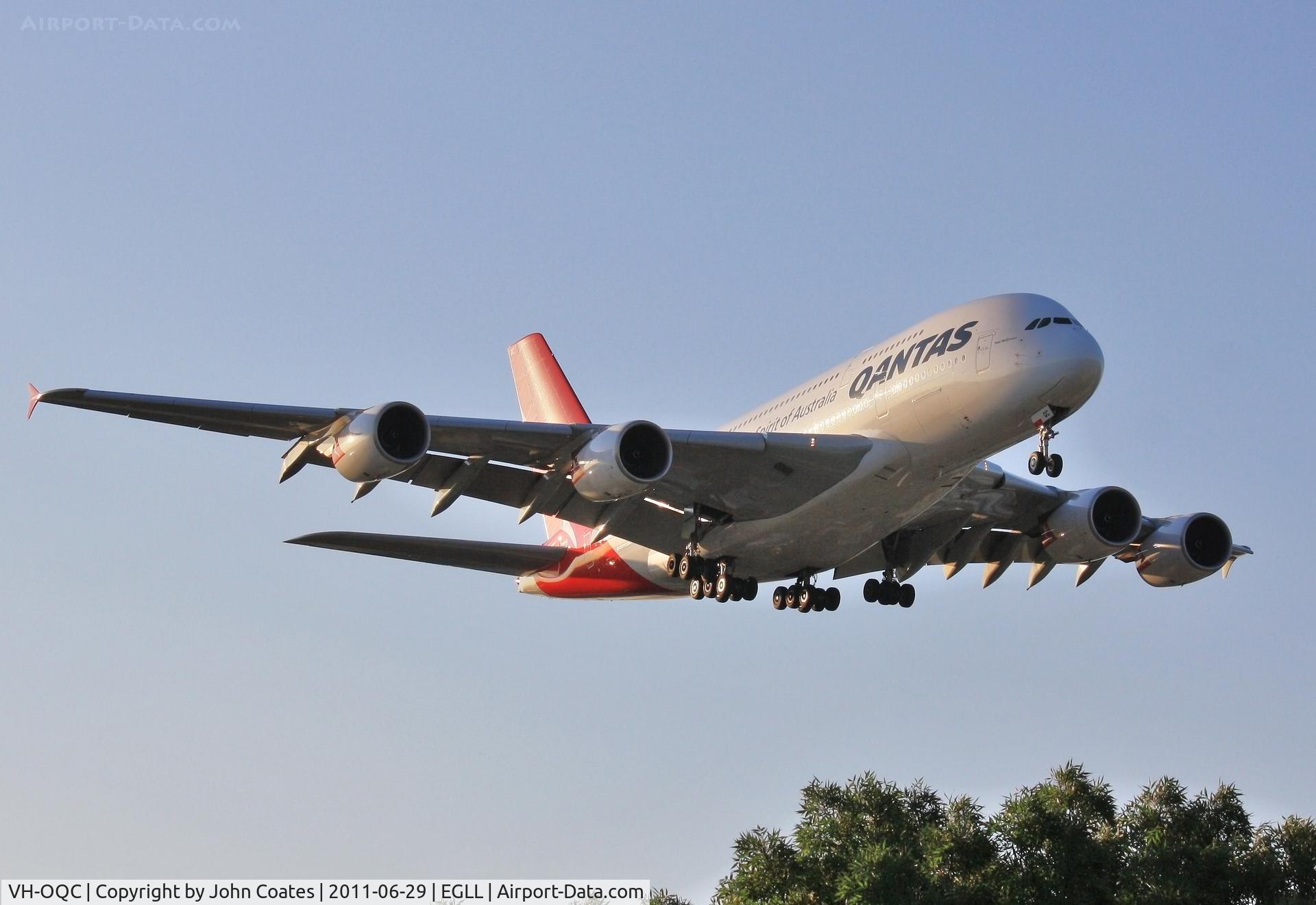 VH-OQC, 2008 Airbus A380-842 C/N 022, Early morning approach to 27L