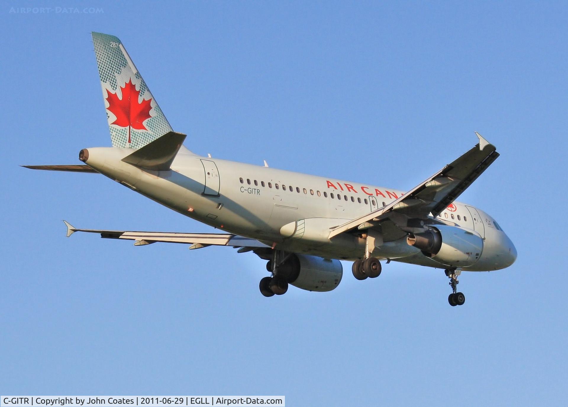 C-GITR, 2001 Airbus A319-112 C/N 1577, About to land 27L