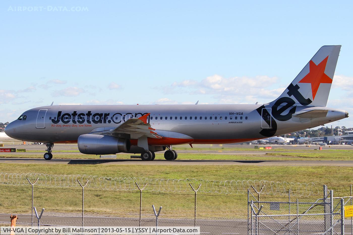 VH-VGA, 2011 Airbus A320-232 C/N 4899, TAXIING TO 16L