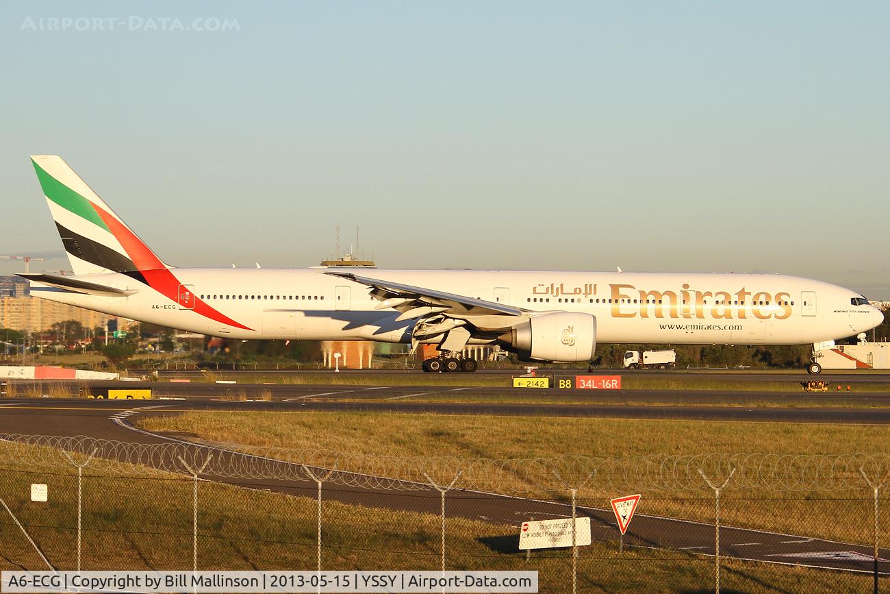 A6-ECG, 2008 Boeing 777-31H/ER C/N 35579, TAXIING TO TERMINAL