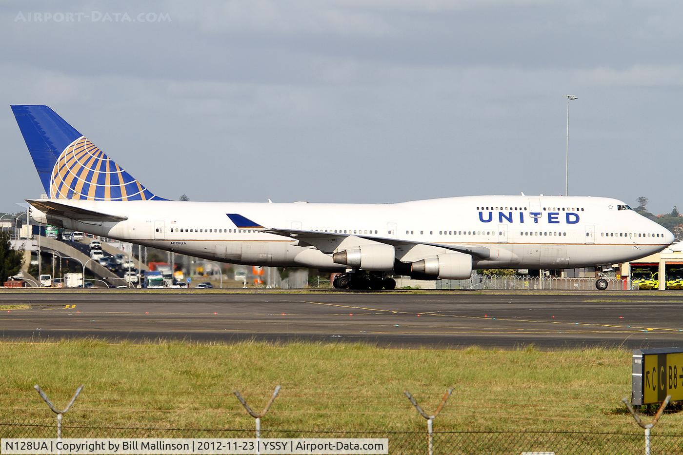 N128UA, 2000 Boeing 747-422 C/N 30023, TAXI TO TERMINAL