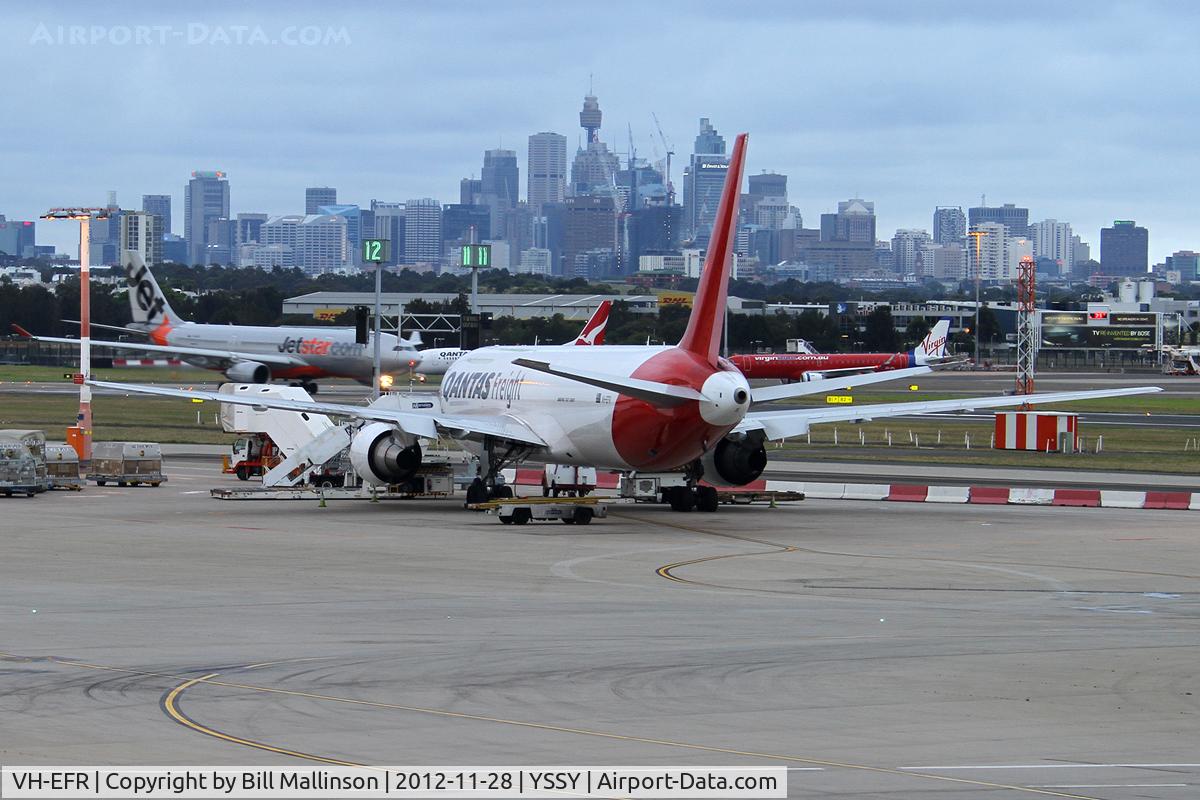 VH-EFR, 2006 Boeing 767-381F C/N 33510, WAITING