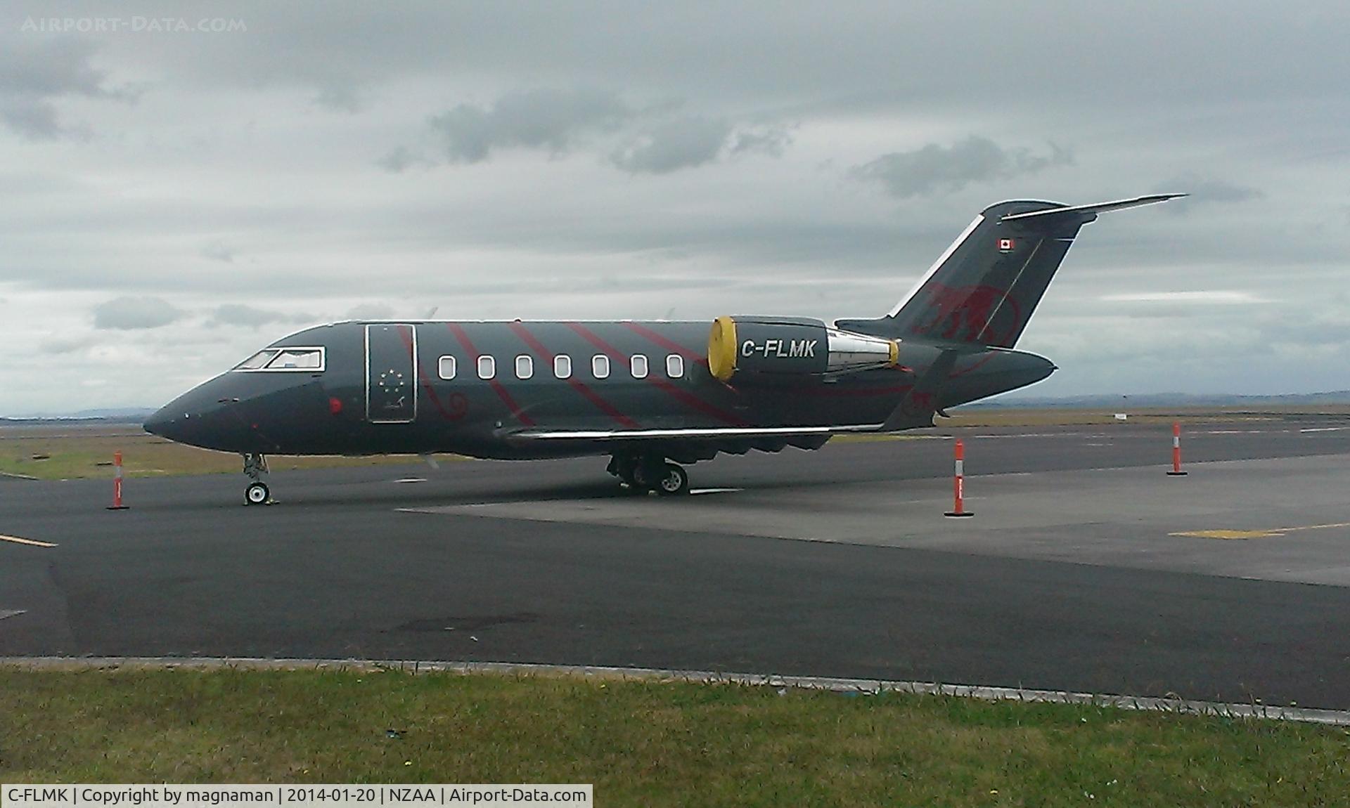 C-FLMK, 2008 Bombardier Challenger 605 (CL-600-2B16) C/N 5786, Smart colour scheme if you get close enough!