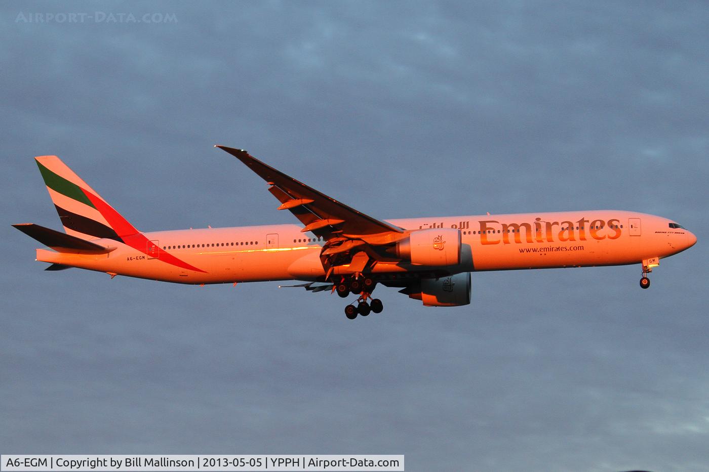 A6-EGM, 2012 Boeing 777-31H/ER C/N 41073, FINALS TO 21