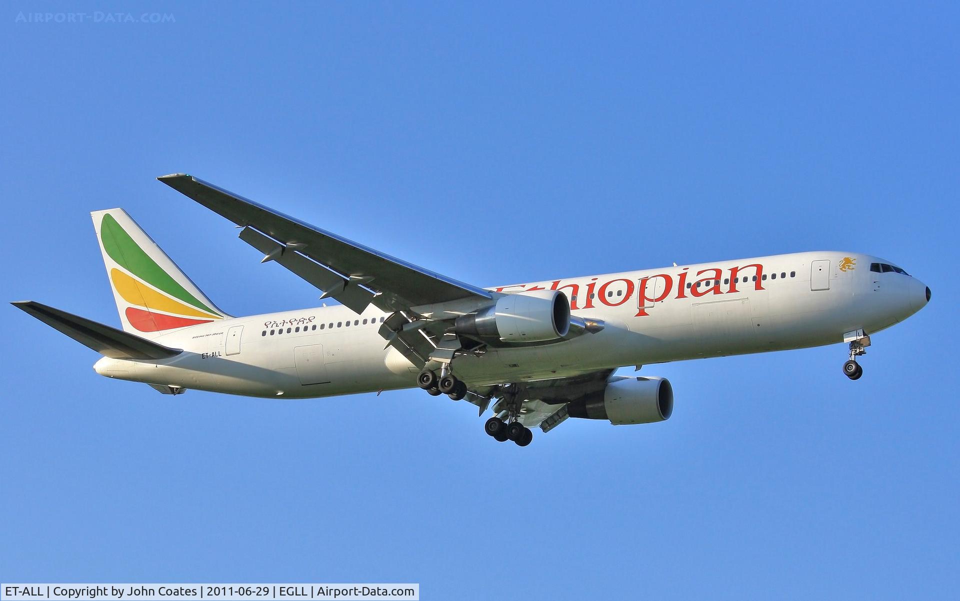 ET-ALL, 2000 Boeing 767-3BG/ER C/N 30564, Finals to 27L