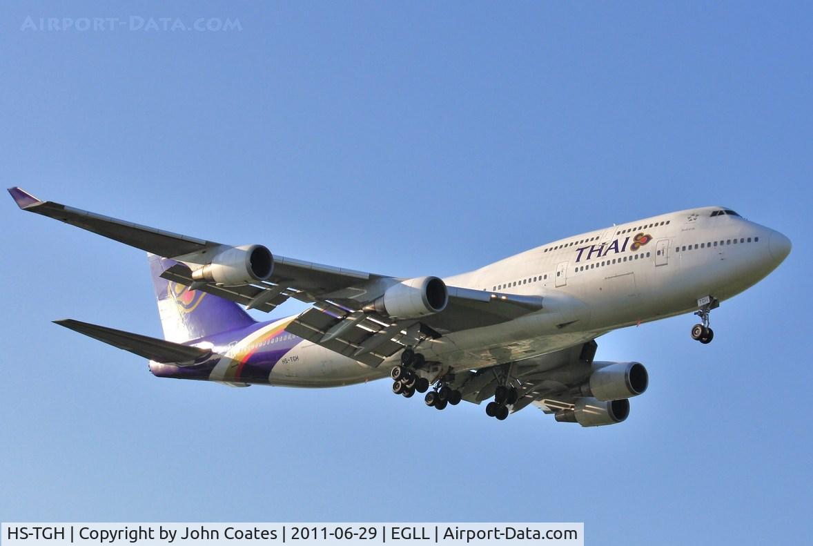 HS-TGH, 1989 Boeing 747-4D7 C/N 24458, Early morning finals to 27L