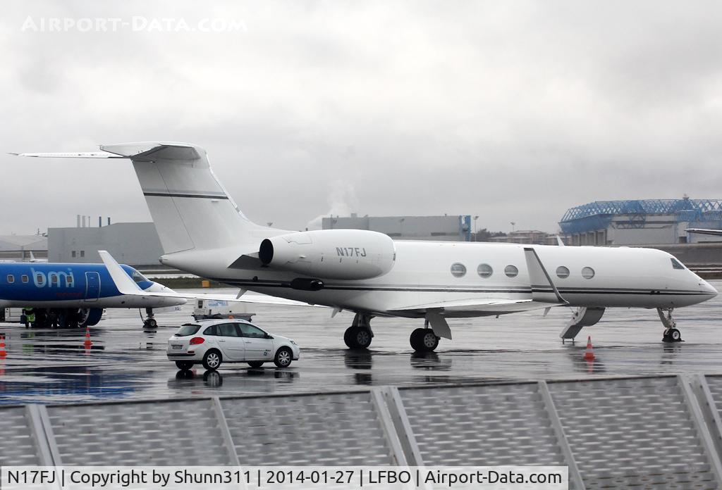 N17FJ, 2000 Gulfstream G-V C/N 607, Parked at the General Aviation area...