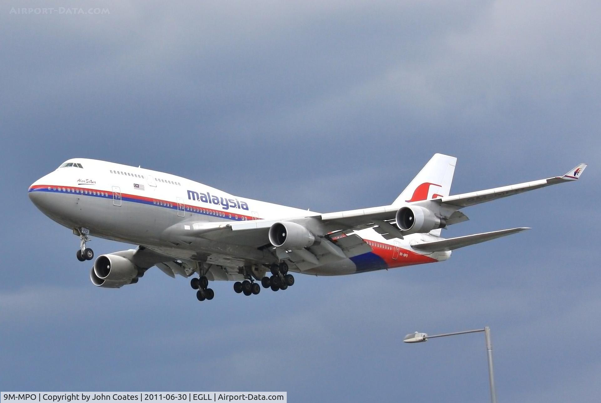 9M-MPO, 2001 Boeing 747-4H6 C/N 28433, Finals to 27R