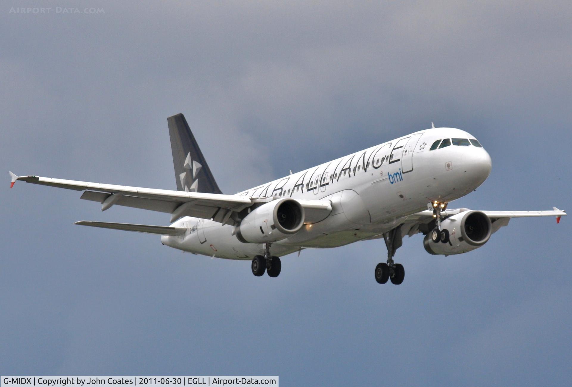 G-MIDX, 2000 Airbus A320-232 C/N 1177, On approach to 27R