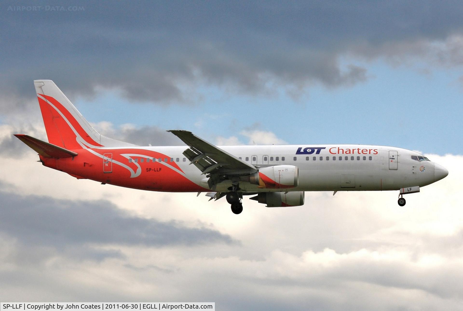 SP-LLF, 1997 Boeing 737-45D C/N 28752/2874, Finals to 27R