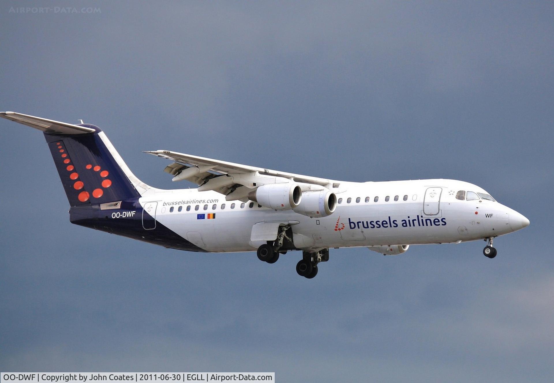 OO-DWF, 1998 British Aerospace Avro 146-RJ100 C/N E3332, Evening finals to 27R