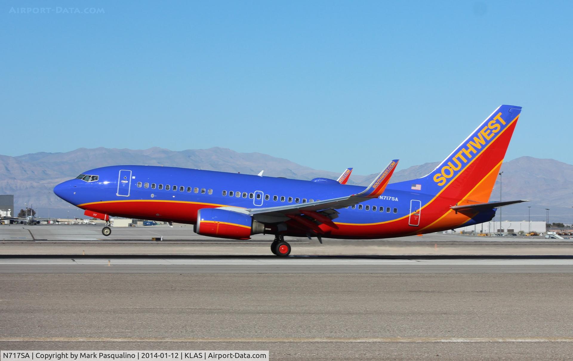 N717SA, 1998 Boeing 737-7H4 C/N 27851, Boeing 737-700