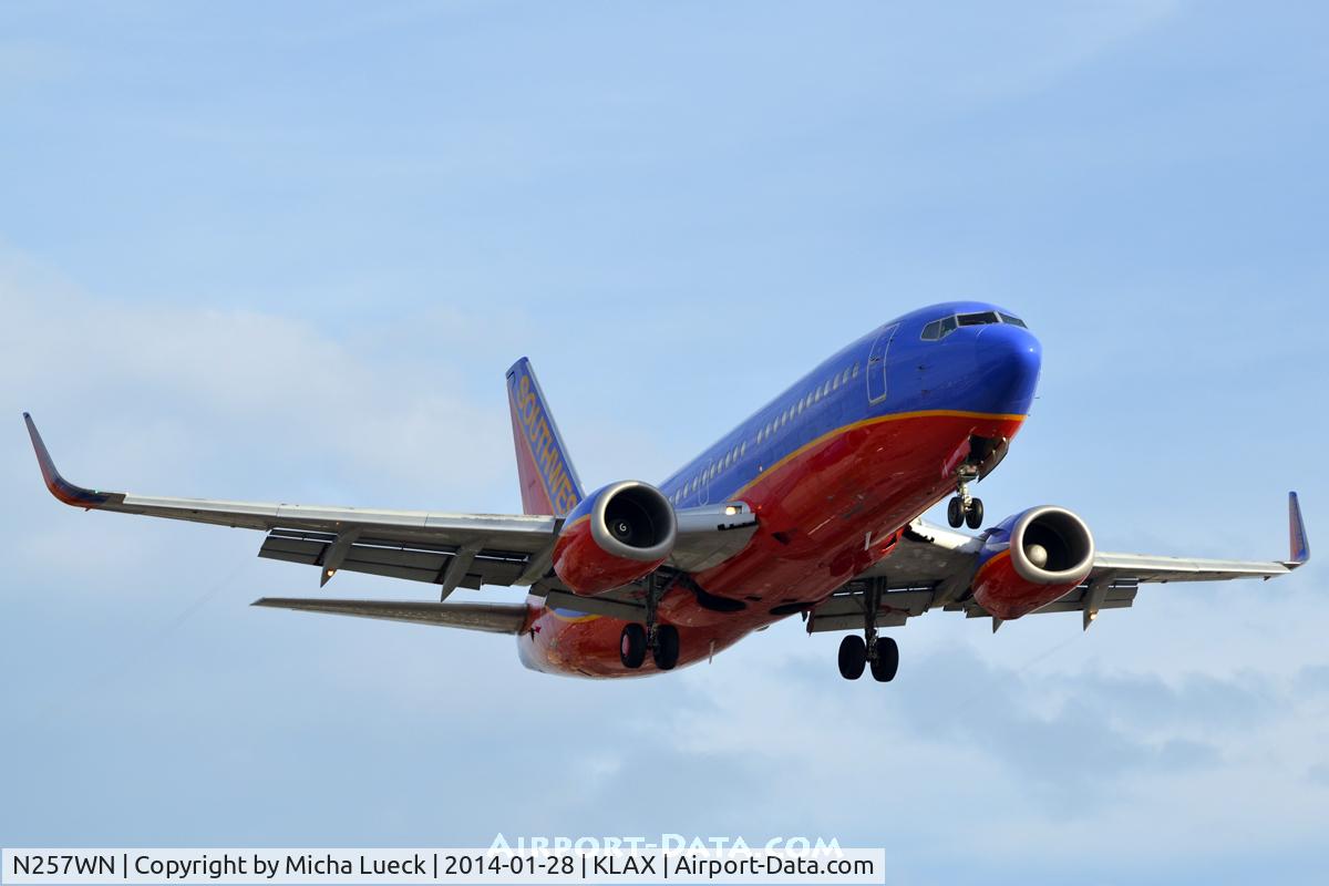 N257WN, 2006 Boeing 737-7H4 C/N 32515, At LAX