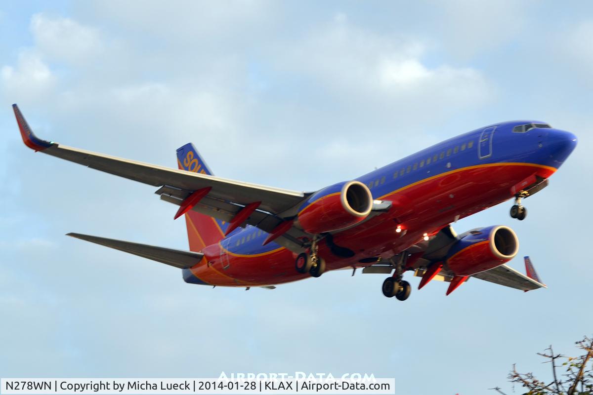 N278WN, 2007 Boeing 737-7H4 C/N 36441, At LAX
