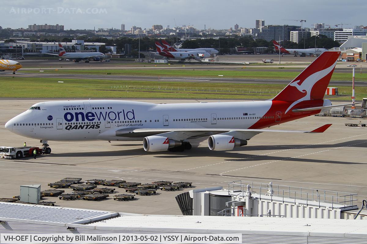 VH-OEF, 2002 Boeing 747-438/ER C/N 32910, PUSHBACK
