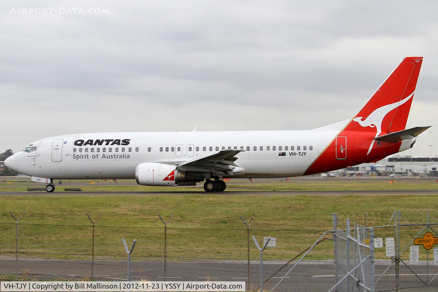 VH-TJY, 1996 Boeing 737-476 C/N 28151, TAXI TO 34R
