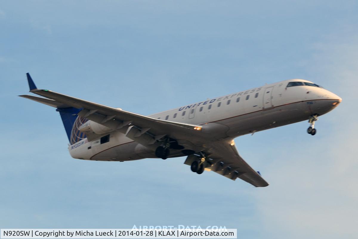 N920SW, 2002 Bombardier CRJ-200LR (CL-600-2B19) C/N 7660, At LAX