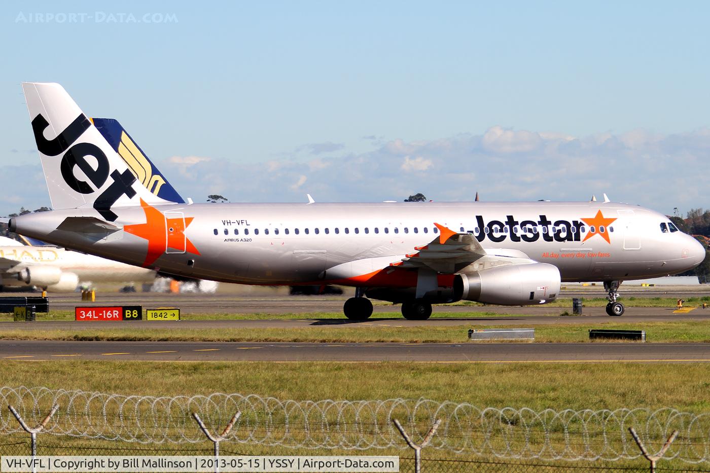 VH-VFL, 2012 Airbus A320-232 C/N 5489, TAXI FROM 34R