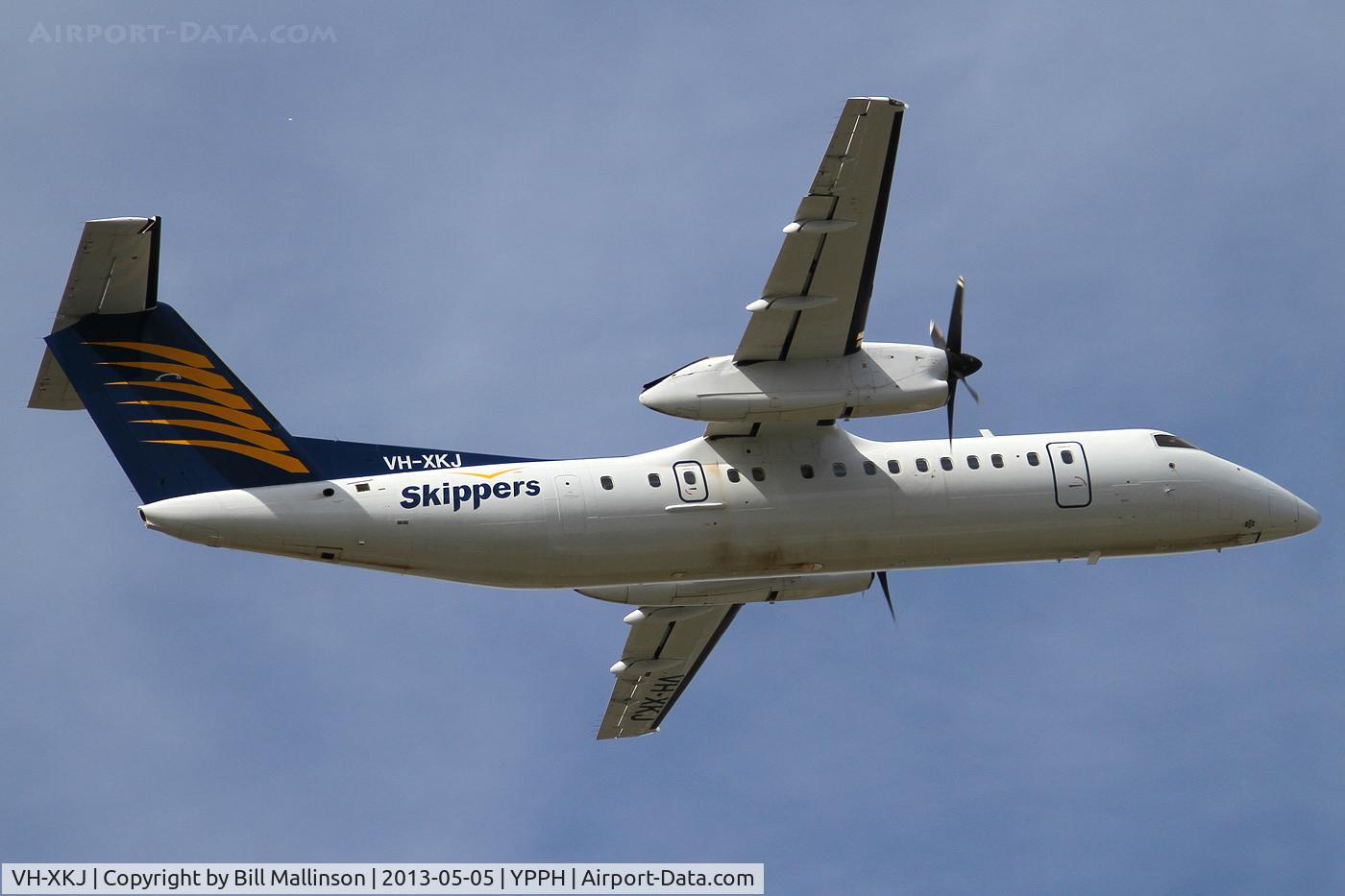 VH-XKJ, 2002 De Havilland Canada DHC-8-315Q Dash 8 C/N 588, AWAY FROM 21