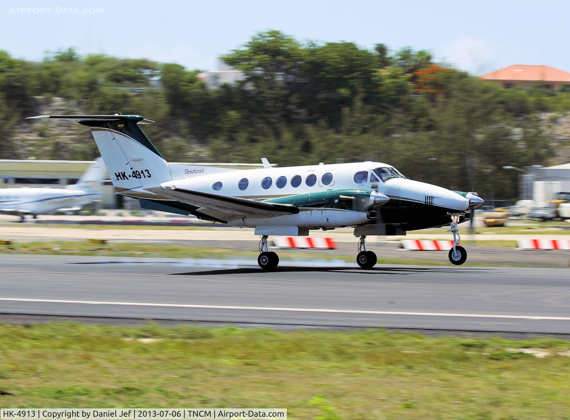 HK-4913, 1987 Beech 300 C/N FA-133, HK-4913