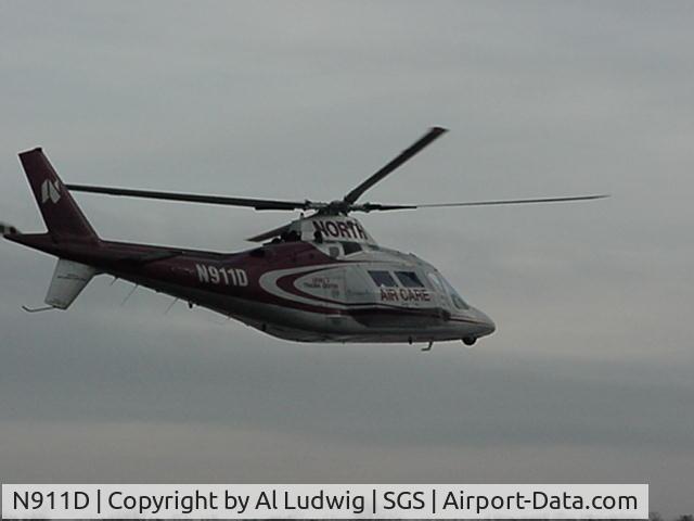 N911D, Agusta A-109C Max C/N 7637, An early paint job.