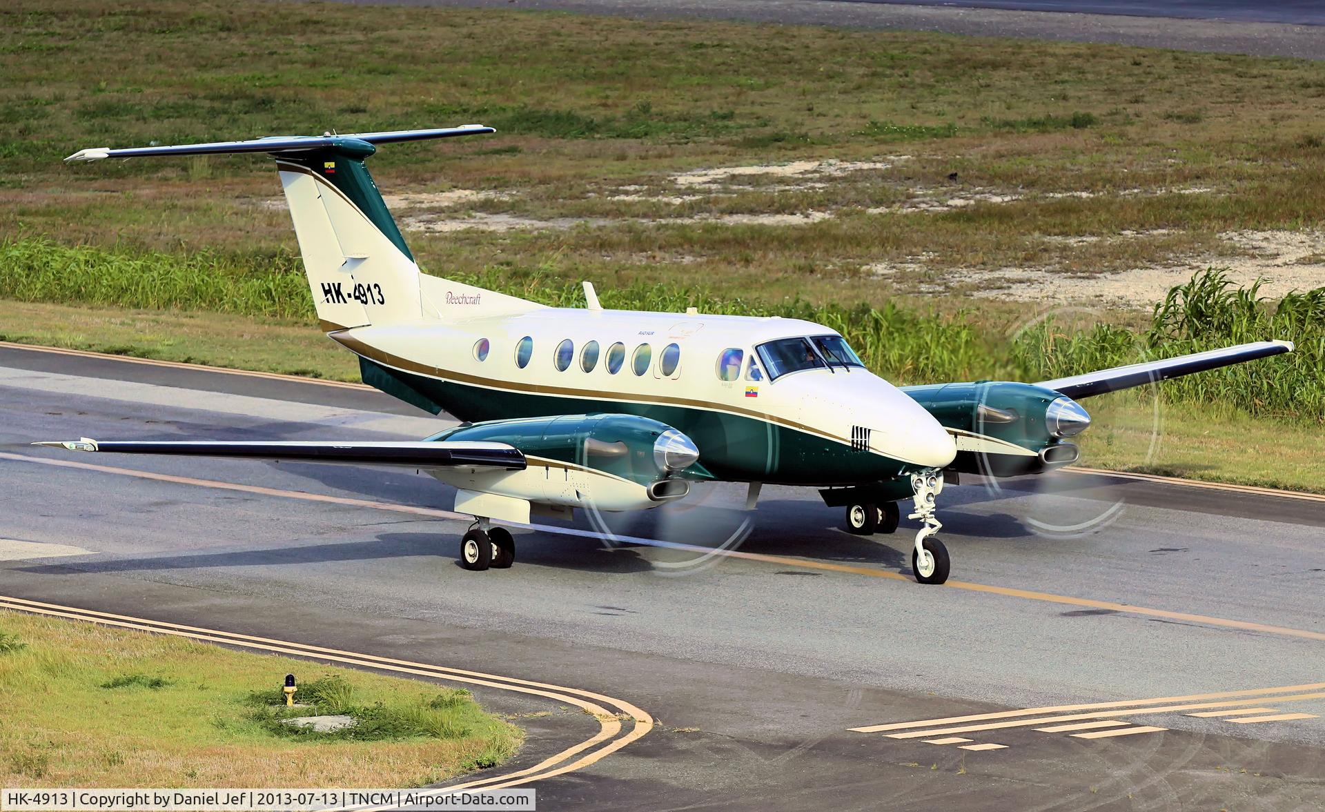 HK-4913, 1987 Beech 300 C/N FA-133, HK-4913