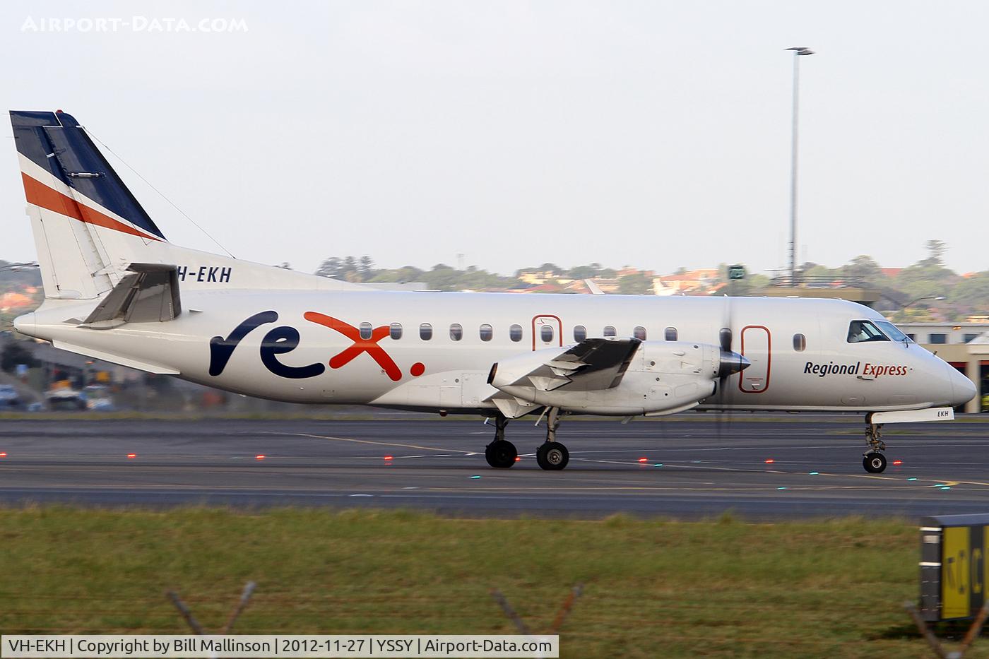 VH-EKH, 1995 Saab 340B C/N 340B-369, TAXI TO TERMINAL