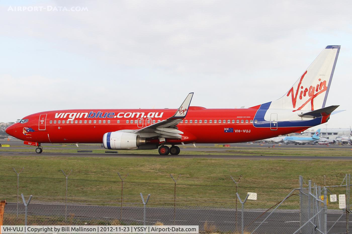 VH-VUJ, 2006 Boeing 737-8FE C/N 34443, TAXI TO 34R