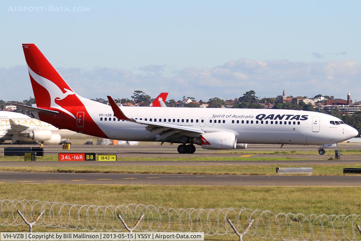 VH-VZB, 2008 Boeing 737-838 C/N 34196, TAXI FROM 34R