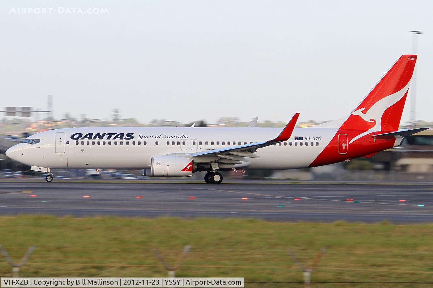 VH-XZB, 2012 Boeing 737-838 C/N 39360, rolling on 16R