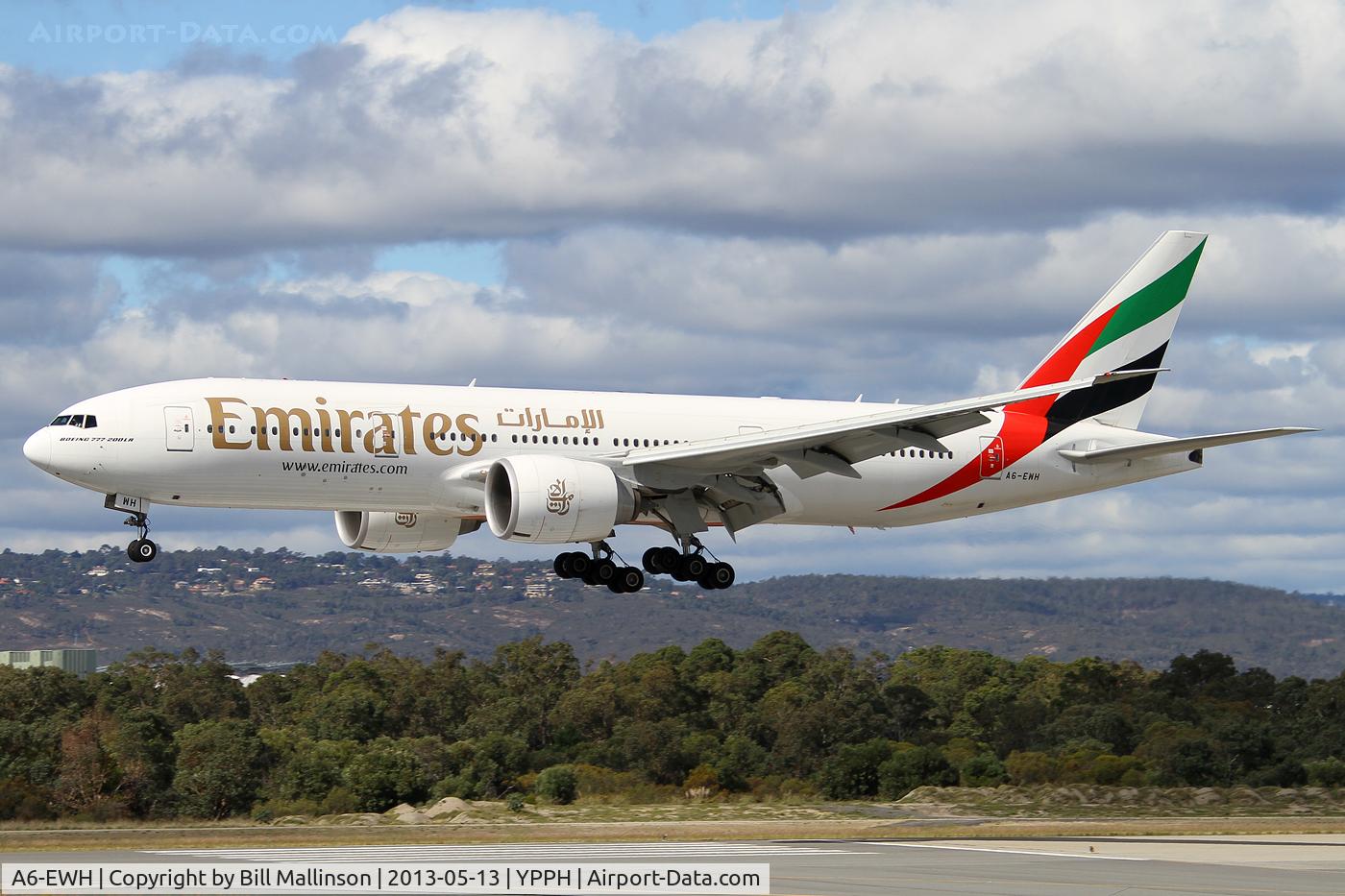 A6-EWH, 2008 Boeing 777-21H/LR C/N 35587, ex DBX... ready to touch on 03