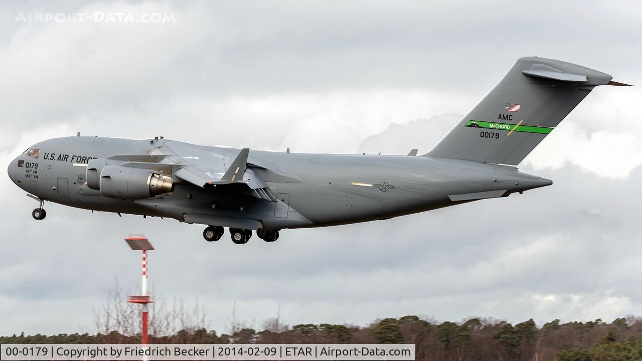 00-0179, 2000 Boeing C-17A Globemaster III C/N 50087/F086/P79, on final RW26