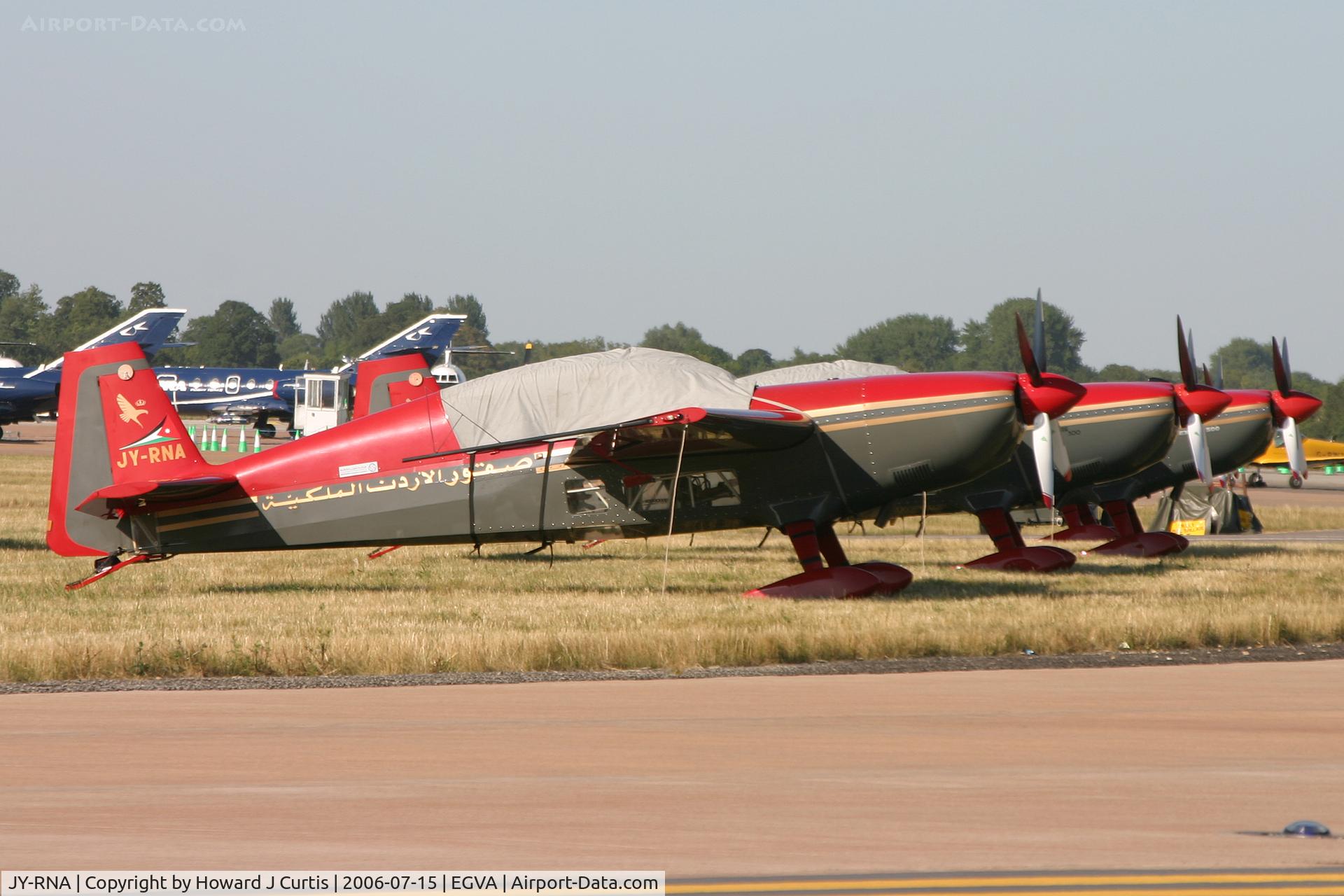 JY-RNA, Extra EA-300L C/N 036, RIAT 2006. Royal Jordanian Falcons.