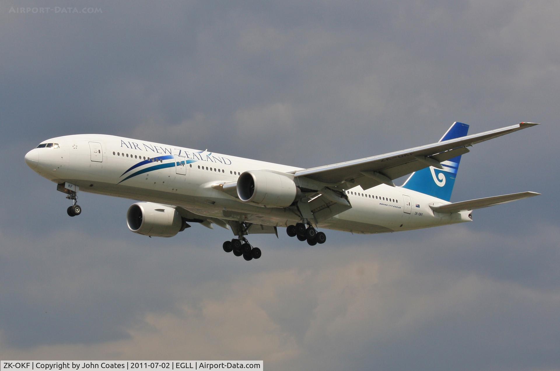 ZK-OKF, 2006 Boeing 777-219/ER C/N 34378, Finals to 27L