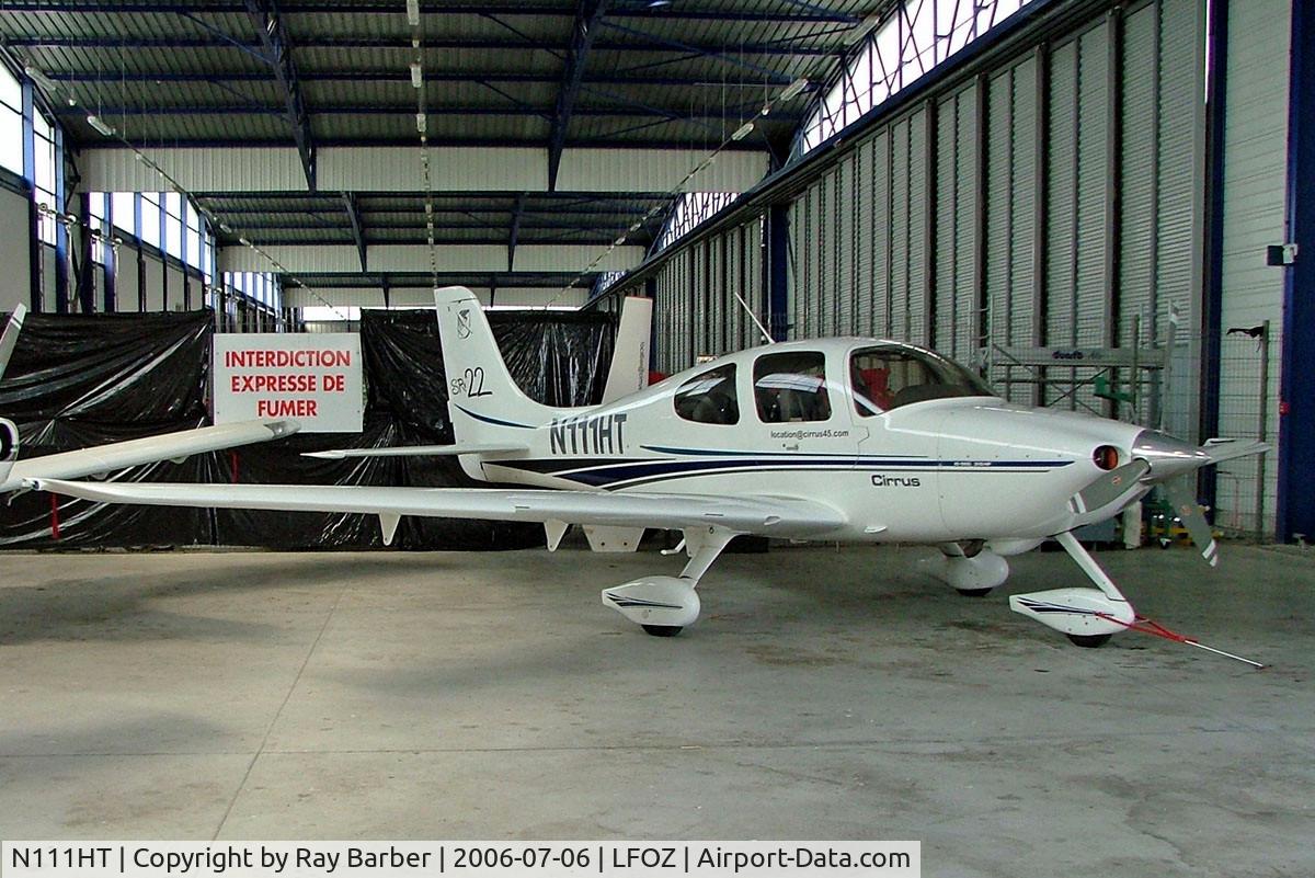 N111HT, 2002 Cirrus SR22 C/N 0232, Cirrus Design SR-22 [0232] Orleans-Saint-Denis~F 06/07/2006
