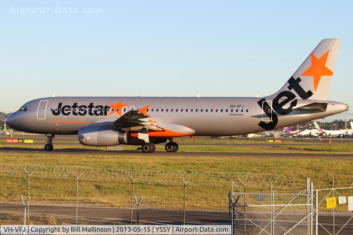 VH-VFJ, 2012 Airbus A320-232 C/N 5311, TAXIING TO 16l