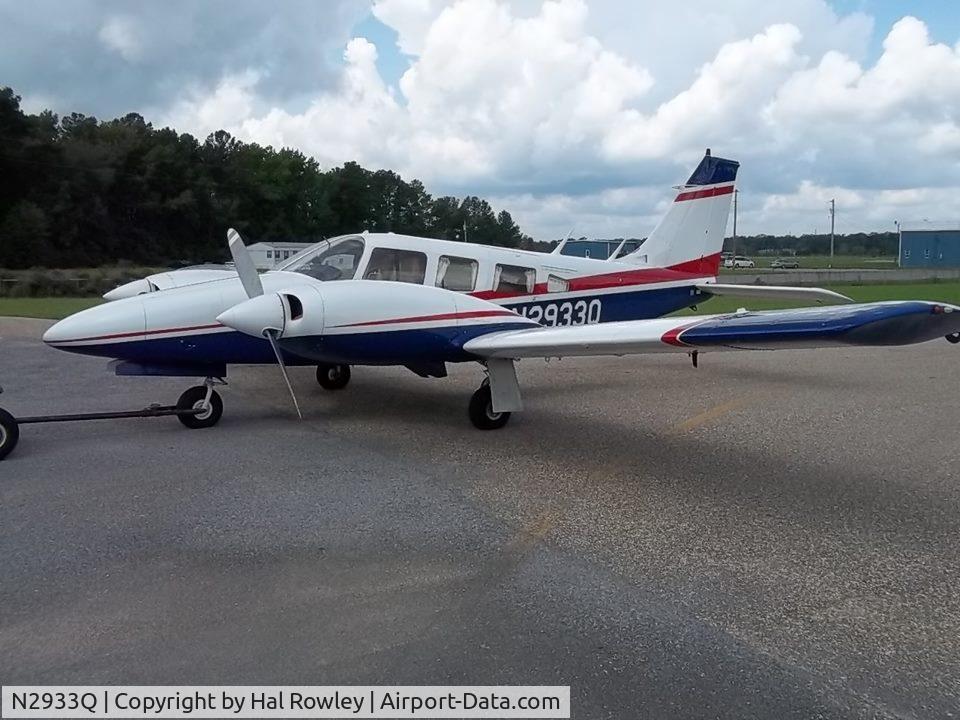 N2933Q, 1977 Piper PA-34-200T C/N 34-7770200, Back to the hangar