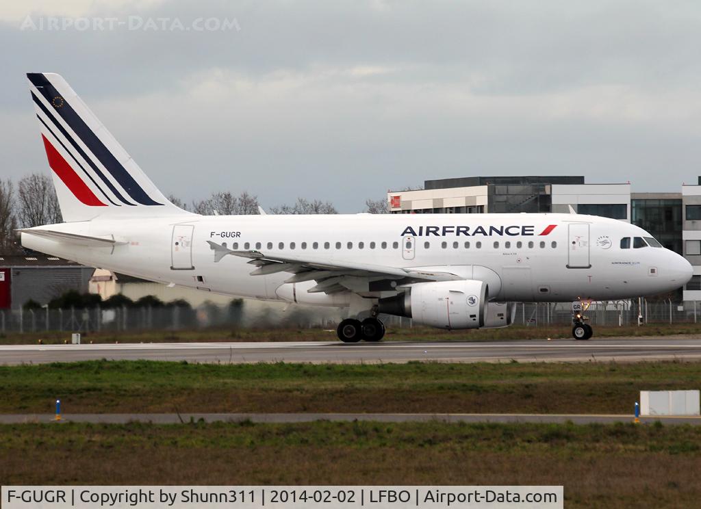 F-GUGR, 2007 Airbus A318-111 C/N 3009, Ready for take off rwy 32R in new c/s