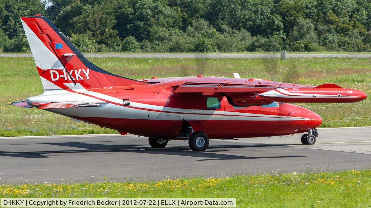 D-IKKY, Mitsubishi MU-2B-40 Solitaire C/N 420SA, taxying to the active