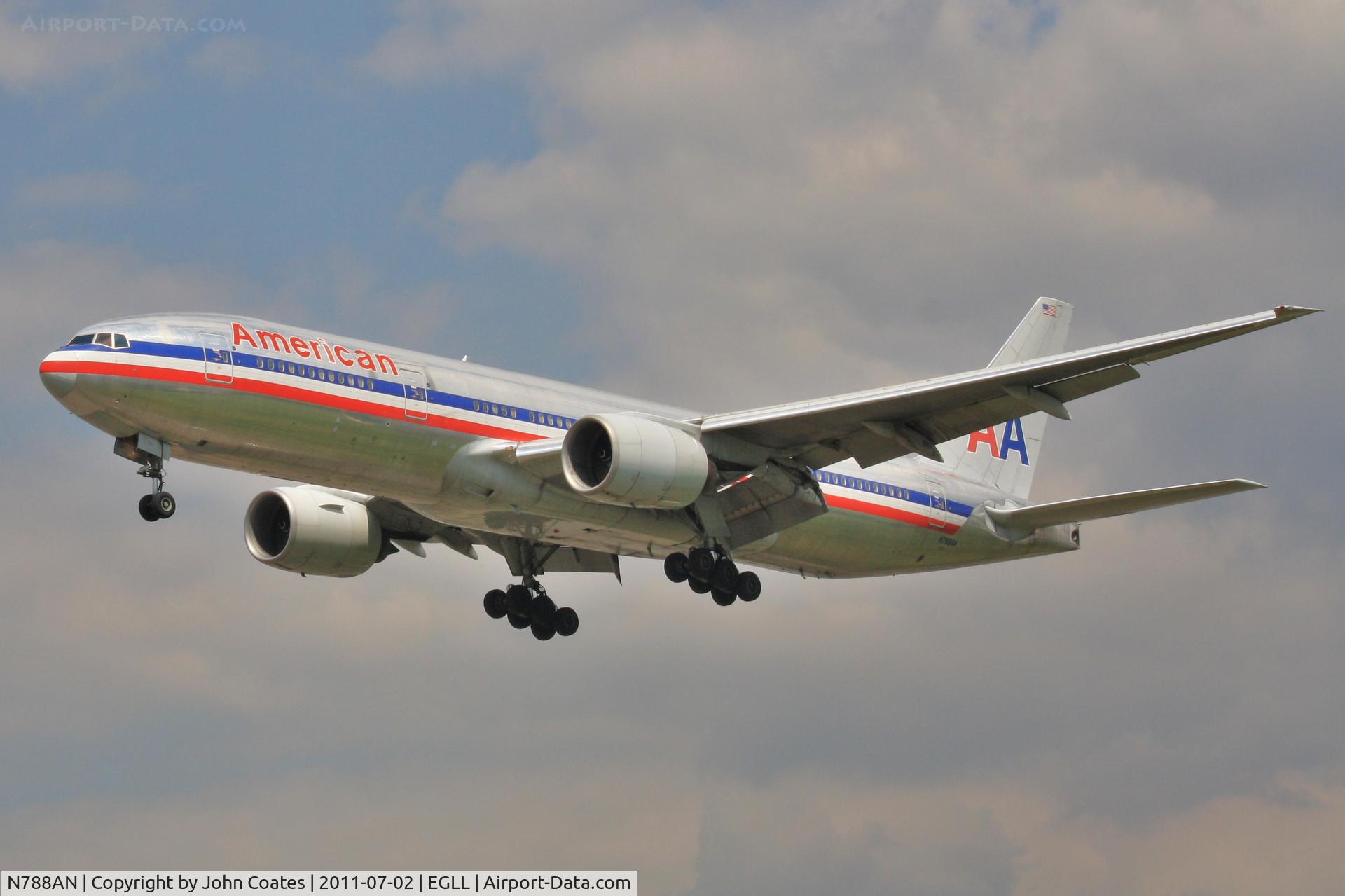 N788AN, 2000 Boeing 777-223 C/N 30011, Finals to 27L