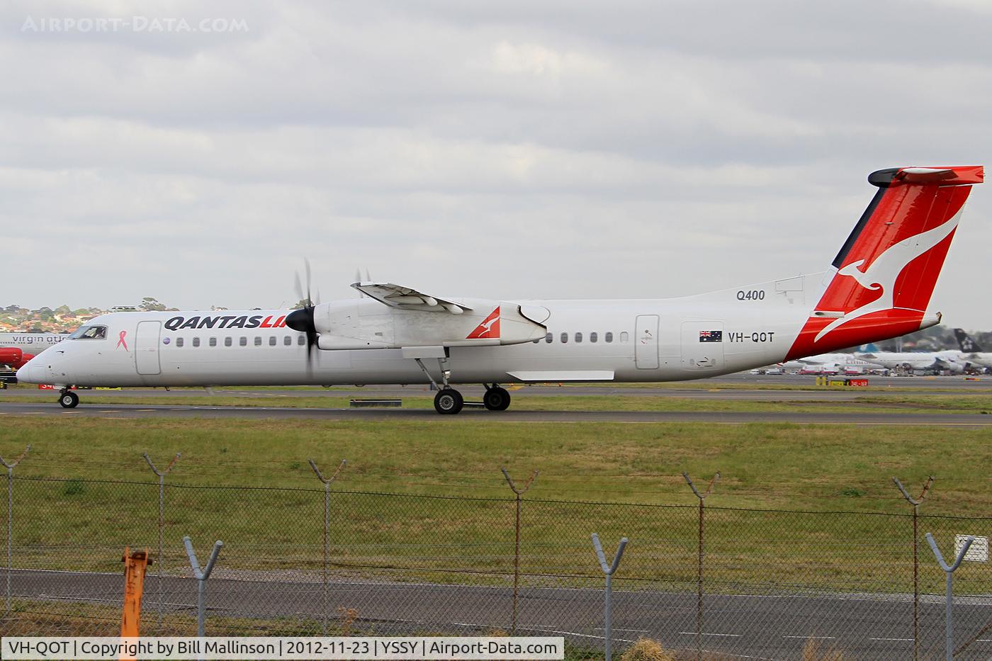 VH-QOT, 2009 De Havilland Canada DHC-8-402 Dash 8 C/N 4269, taxiing to 34R