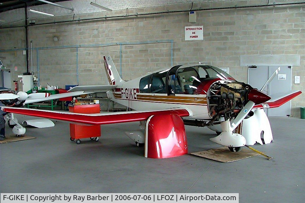 F-GIKE, Robin DR-400-140B Major C/N 1929, Robin DR.400/140B Dauphin 4 [1929] Orleans-St. Denis~F 06/07/2006