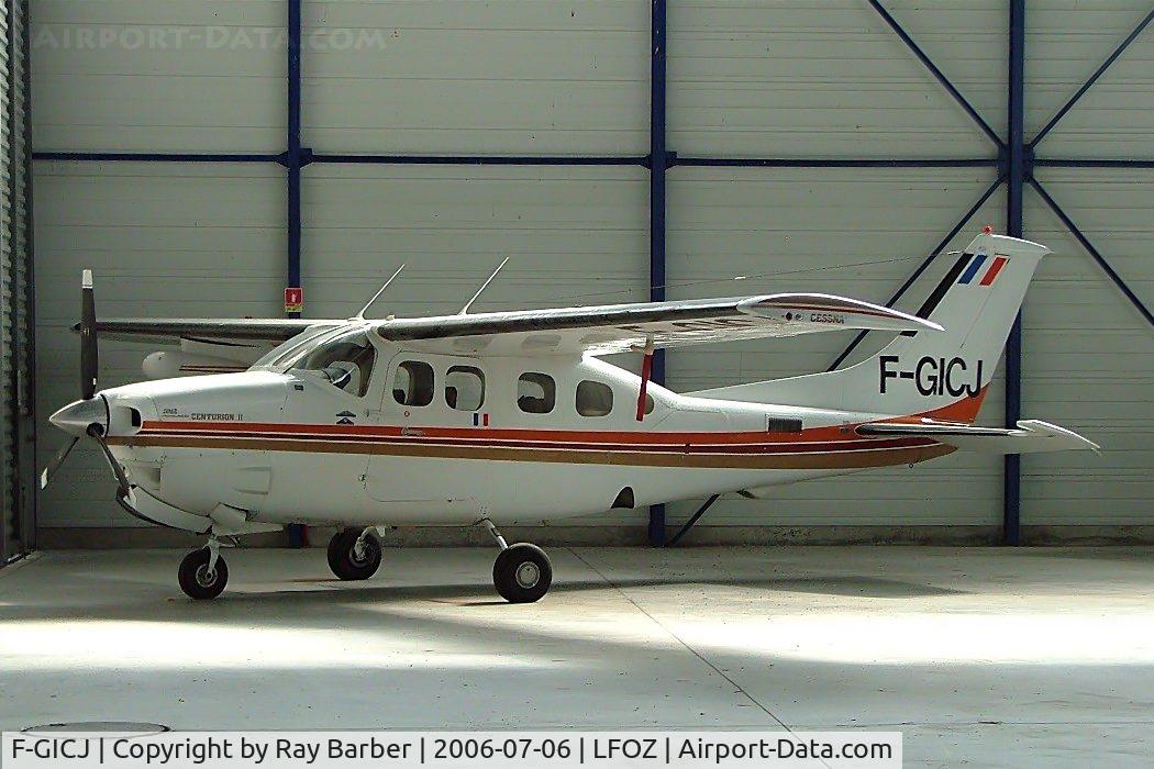 F-GICJ, Cessna P210N Pressurised Centurion C/N P210-00678, Cessna P.210N Pressurized Centurion [P210-00678] Orleans-St. Denis~F 06/07/2006