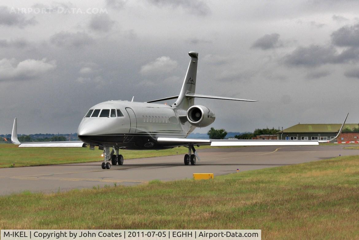 M-IKEL, 2010 Dassault Falcon 2000LX C/N 216, Taxies past the Flying Club
