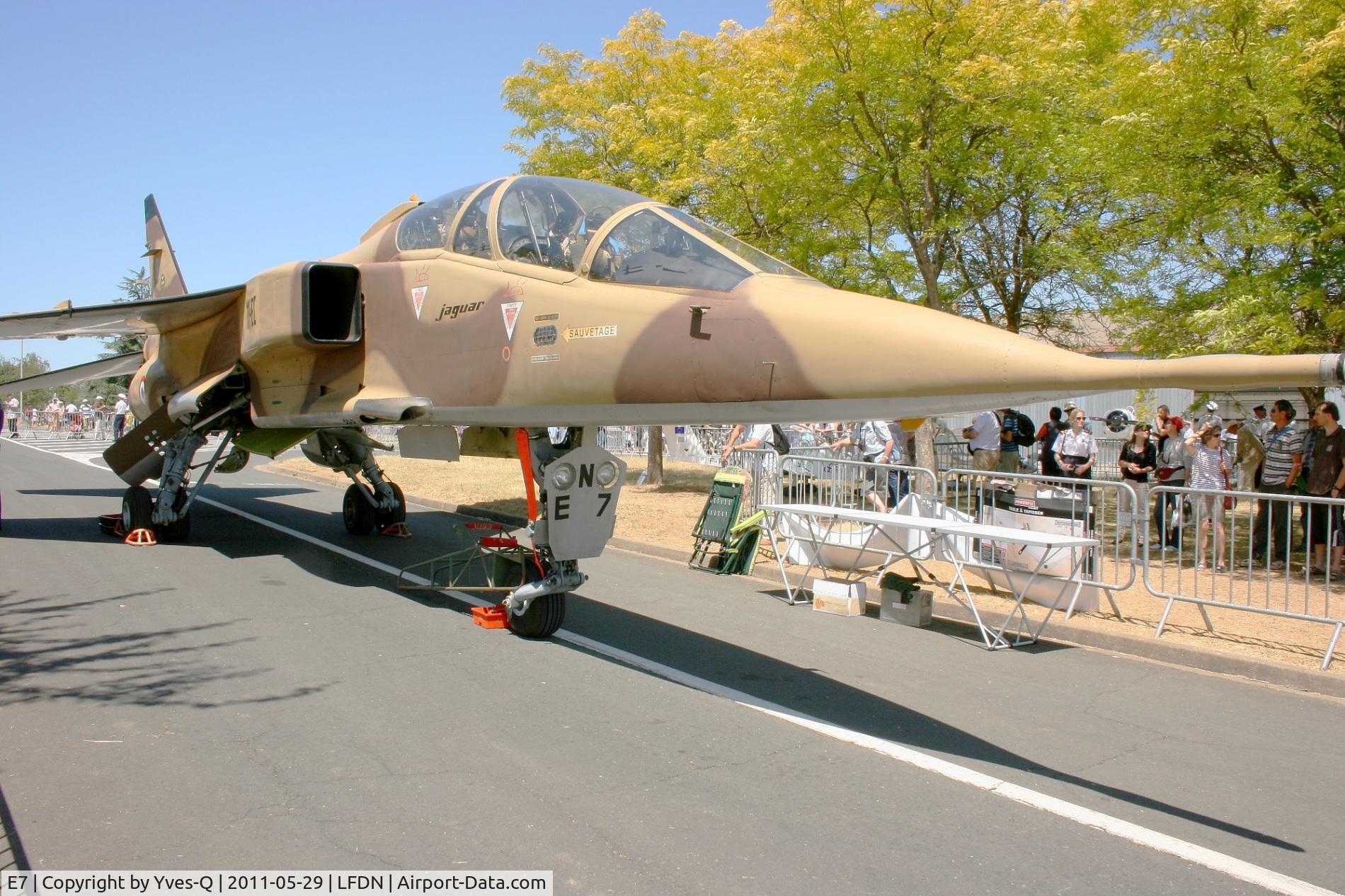 E7, Sepecat Jaguar E C/N E7, Sepecat Jaguar E, Static display, Rochefort-St Agnant AB 721(LFDN-RCO) Open day 2011
